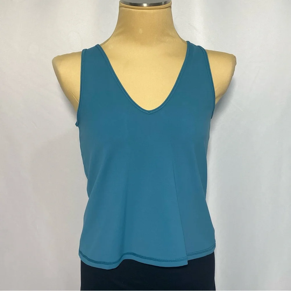 Athleta Blue Sleeveless Button-Down Shirt - Picture 2 of 4